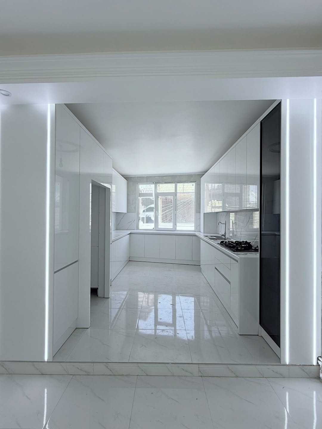 کابینت مدرن هایگلاس سفید