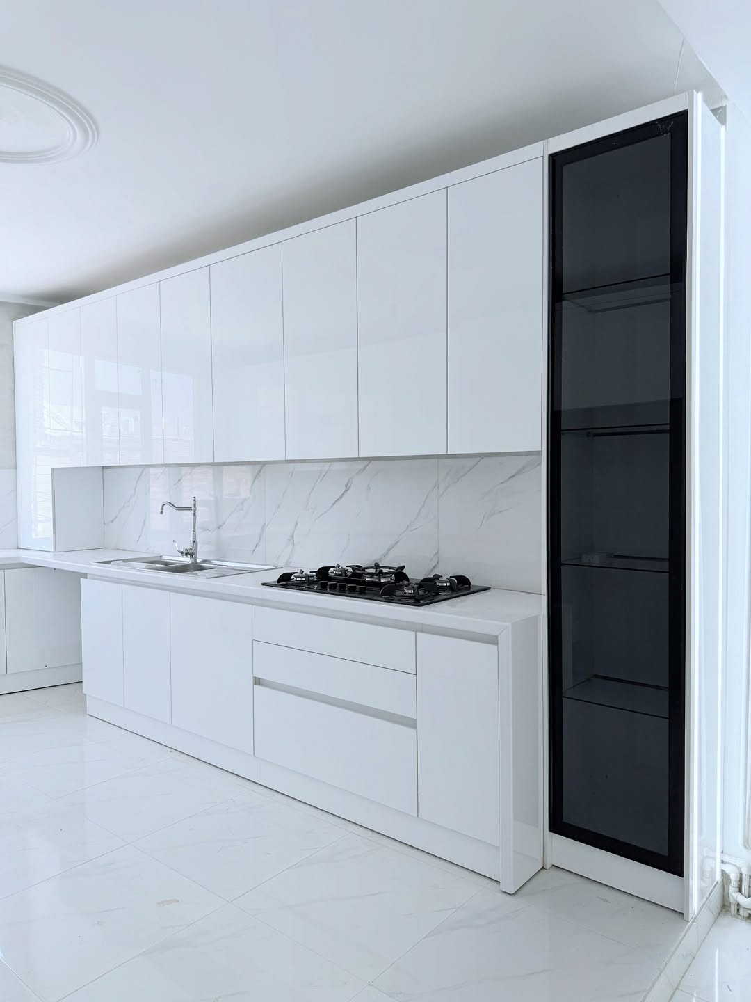کابینت مدرن هایگلاس سفید